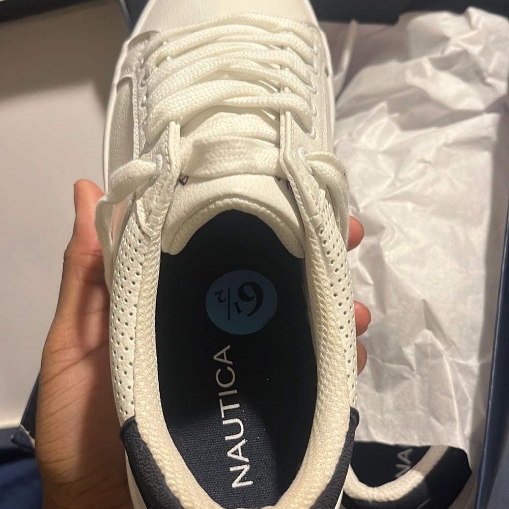 Nautica blue n white 6.5Y